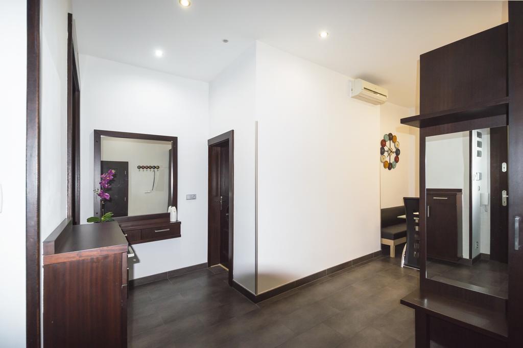 Luxury Apartments Pricna Прага Екстериор снимка